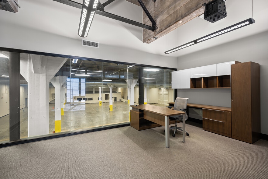 More Photos Of 1600 N Broadway, Saint Louis Manufacturing For Sale