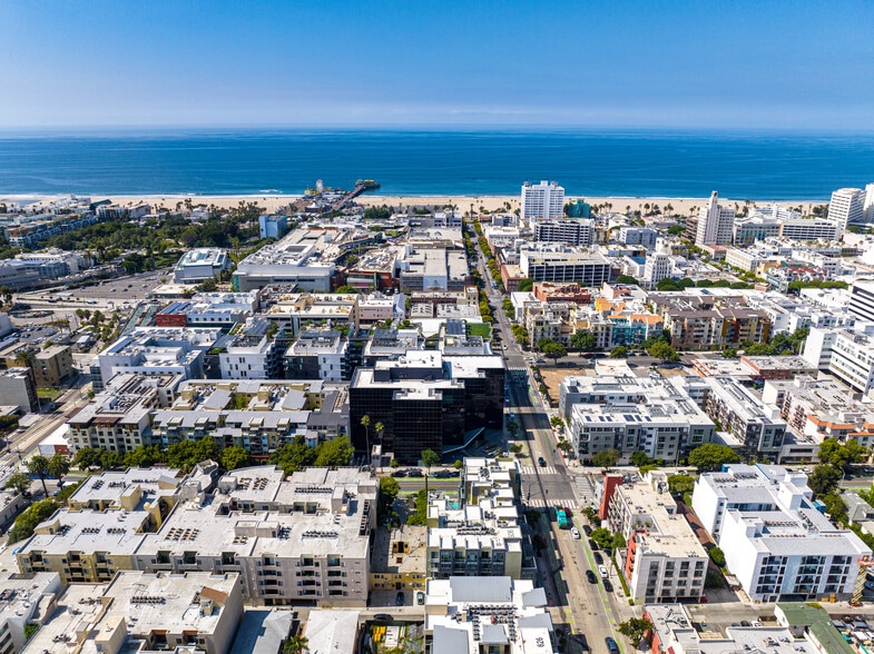 More Photos Of 520 Broadway, Santa Monica Office For Lease