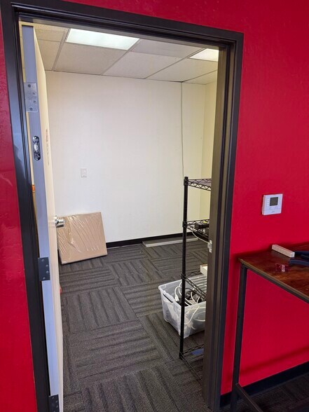 More Photos Of 4015 N 75th Ave, Phoenix Unknown For Lease