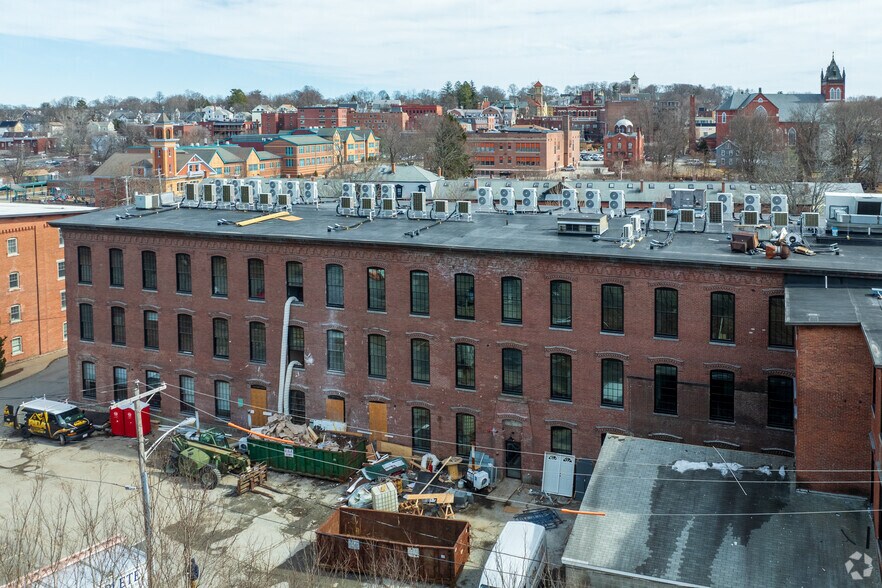 More Photos Of 500 Main St, Clinton Apartments For Lease