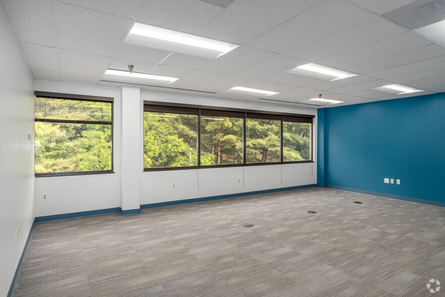 More Photos Of 2219 York Rd, Timonium Coworking Space