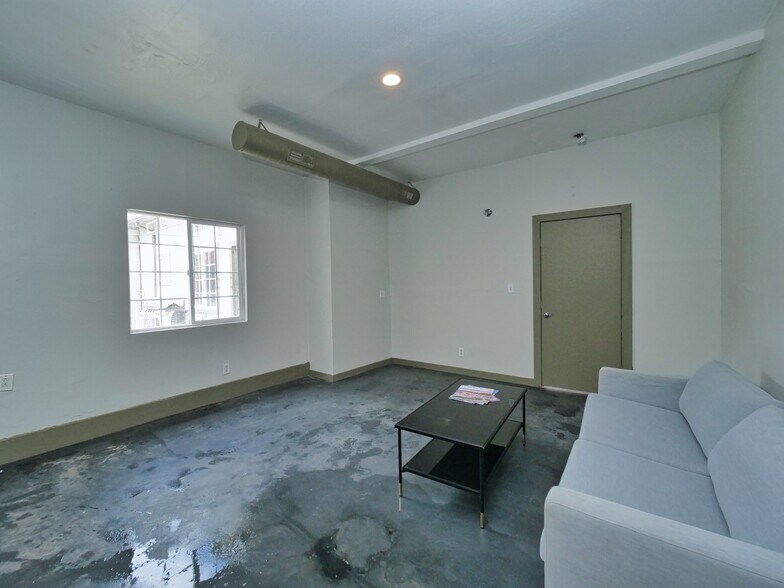 More Photos Of 9614-9616 MacArthur Blvd, Oakland Religious Facility For Lease