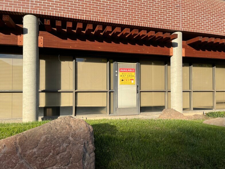 More Photos Of 2555 3rd St, Sacramento Office For Lease