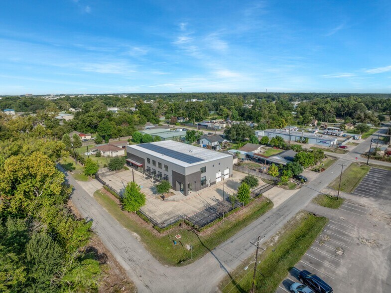 More Photos Of 5939 Albert Dr, Humble Light Distribution For Sale