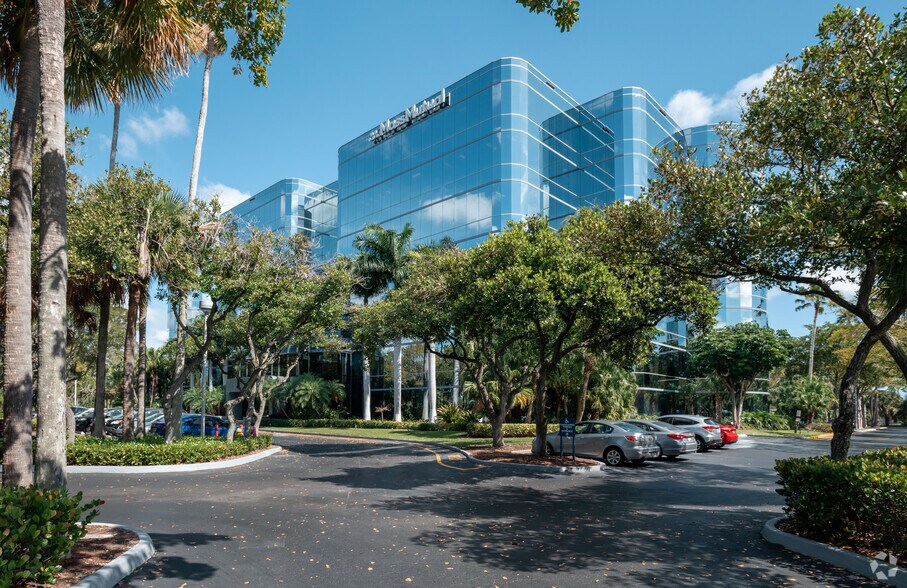 More Photos Of 1000 Corporate Dr, Fort Lauderdale Office For Lease