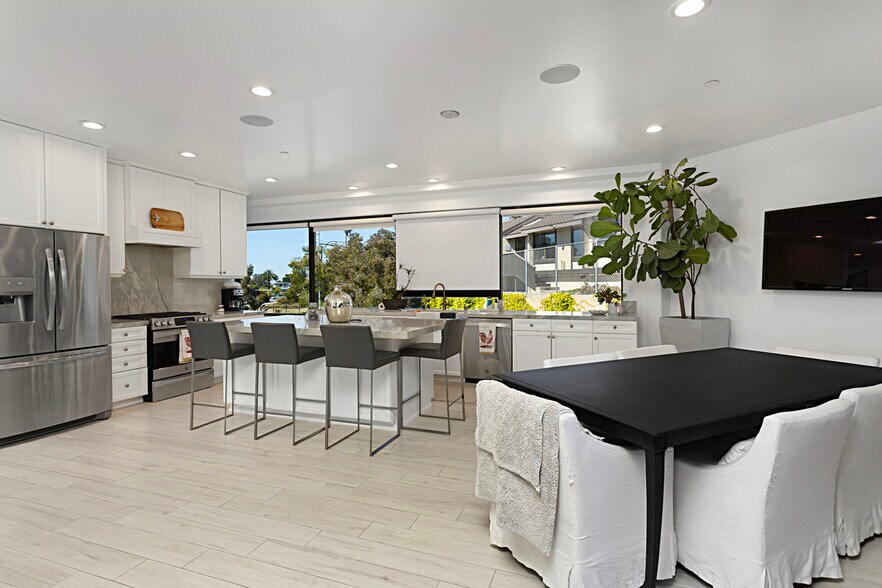 More Photos Of 915 Camino del Mar, Del Mar Office Residential For Lease