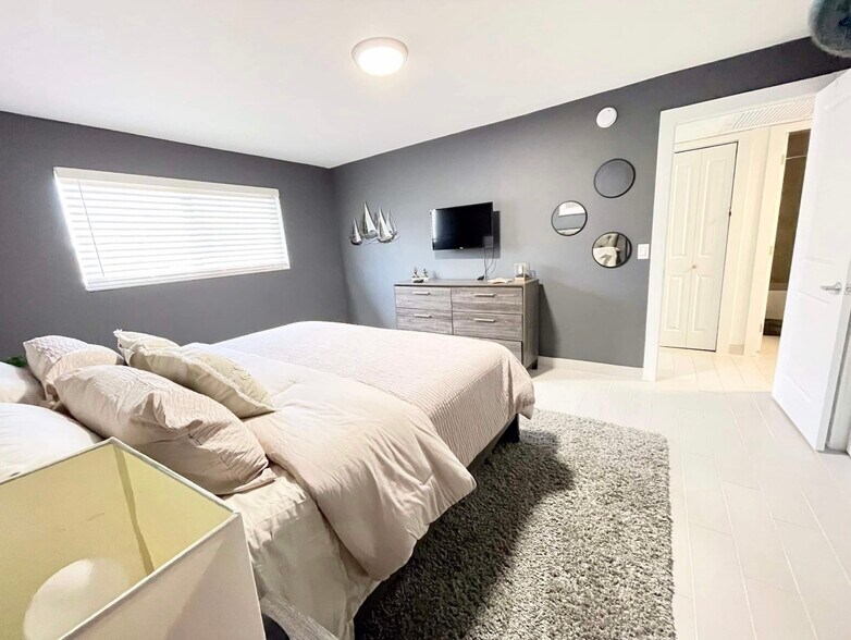 More Photos Of 2638 Lake Dr, Riviera Beach Apartments For Sale