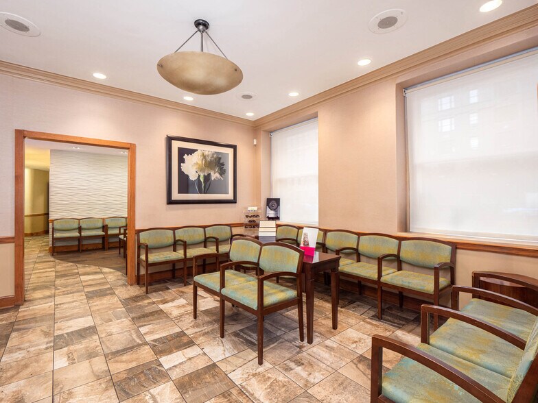 More Photos Of 550 Park Ave, New York Apartments For Sale