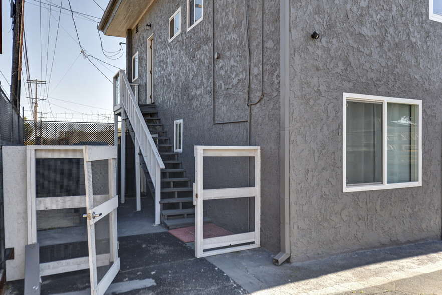 More Photos Of 7051-7053 3rd Ave, Los Angeles Storefront Retail Residential For Sale