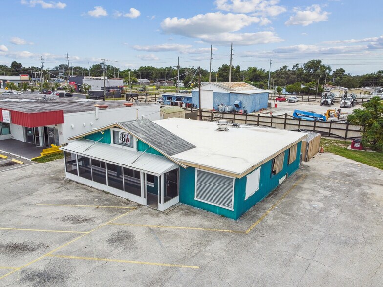 More Photos Of 275 S Lake Shore Way, Lake Alfred Restaurant For Sale