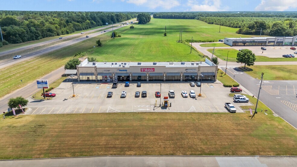 Primary Photo Of 910 James Bowie Dr, New Boston General Retail For Lease