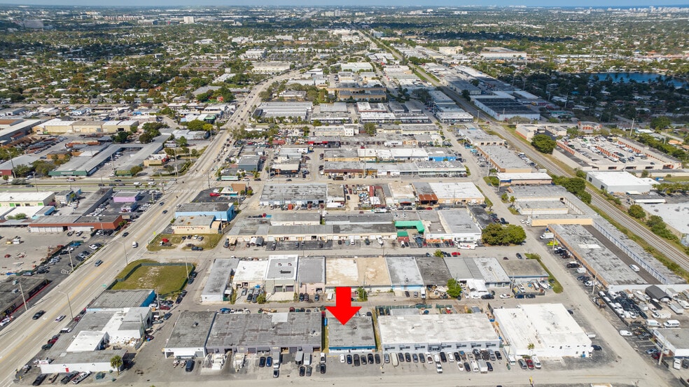 More Photos Of 1053-1057 NE 43rd St, Oakland Park Warehouse For Lease