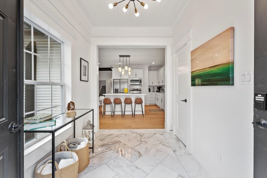 More Photos Of 235 Westheimer Rd, Houston Apartments For Sale