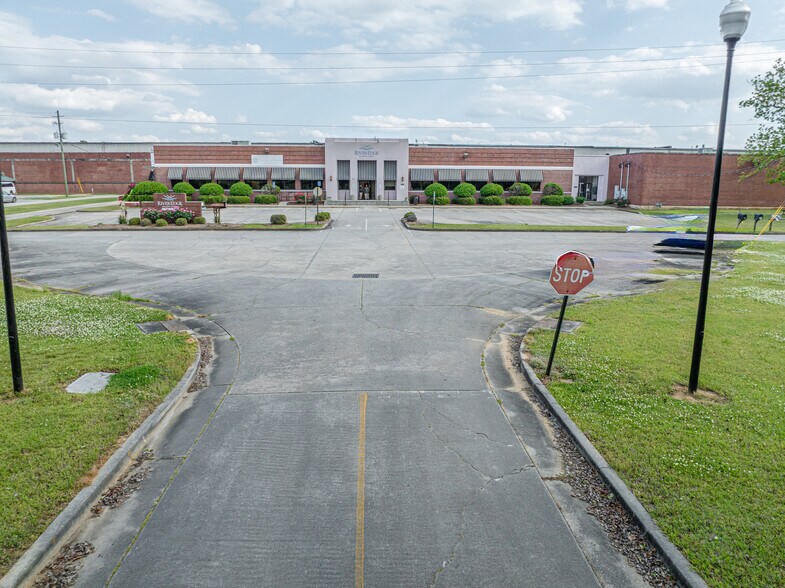 More Photos Of 60 Highway 22, Milledgeville Showroom For Sale