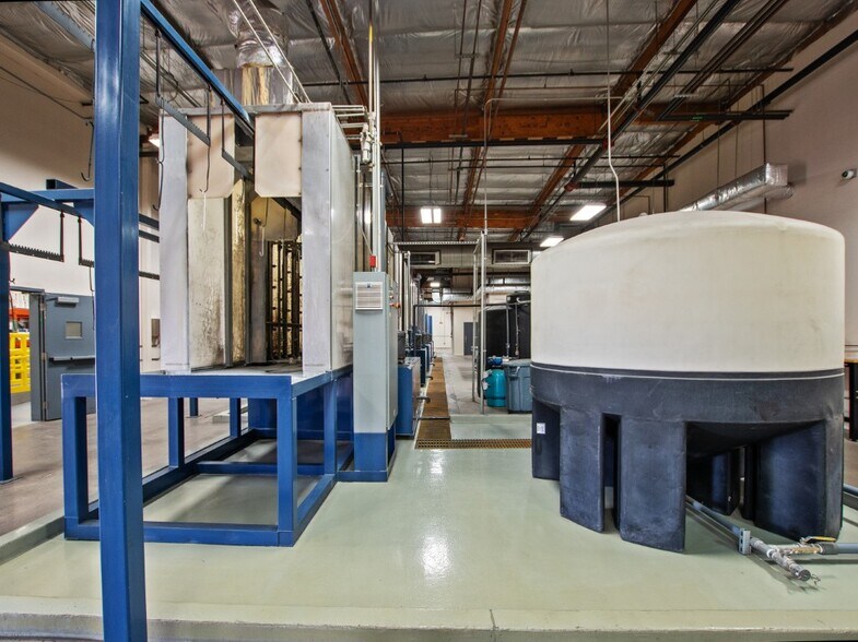 More Photos Of 2400 S Roosevelt St, Tempe Warehouse For Sale