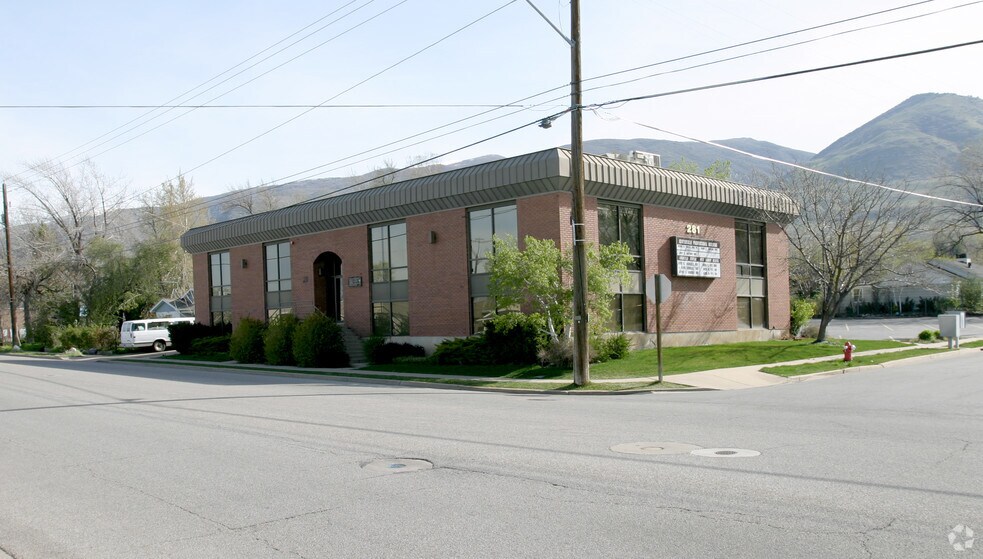 Primary Photo Of 281 S Main St, Centerville Office For Lease