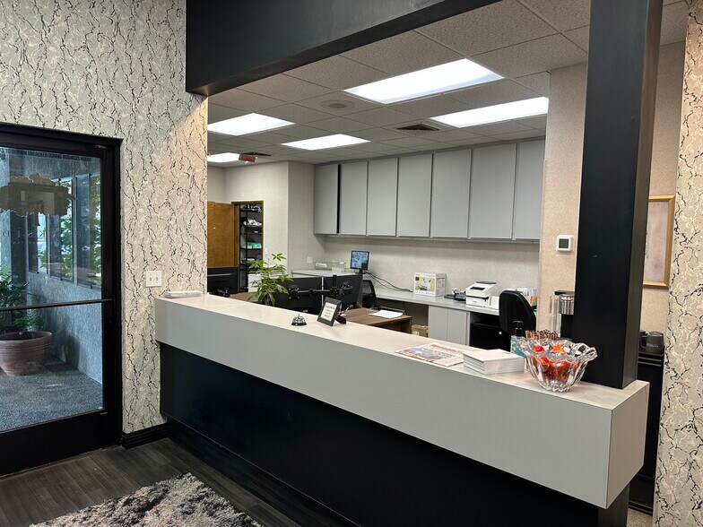More Photos Of 590 Vallombrosa Ave, Chico Office For Lease