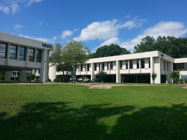 Primary Photo Of 1900 Lakeland Dr, Jackson Office For Lease