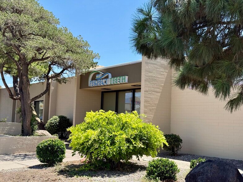 Primary Photo Of 5800-5810 Lomas Blvd NE, Albuquerque Medical For Sale