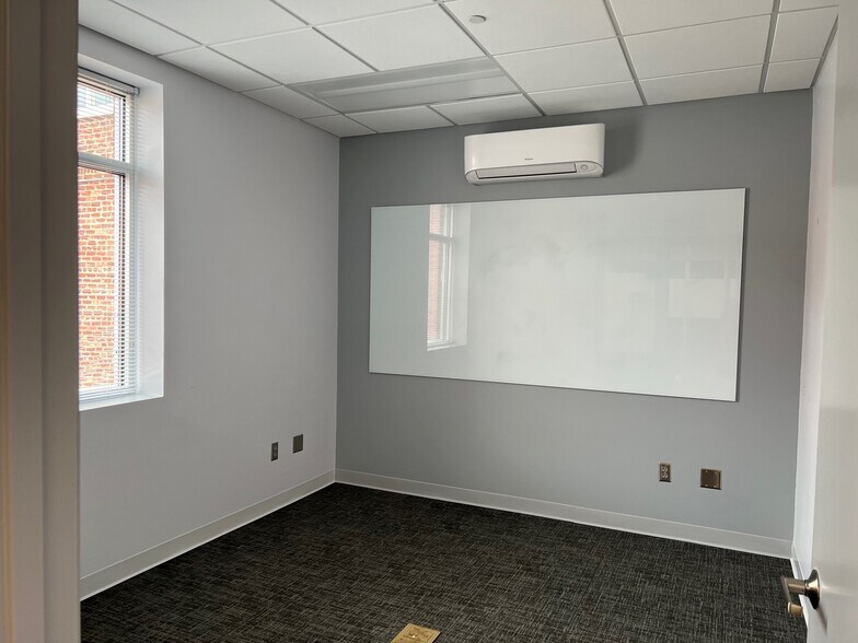 More Photos Of 401 E Market St, Charlottesville Office For Sale