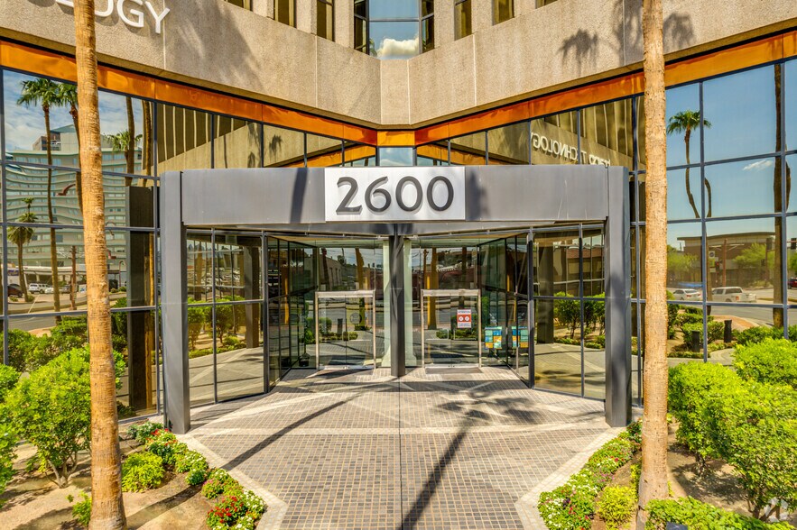 More Photos Of 2600 N Central Ave, Phoenix Office For Lease