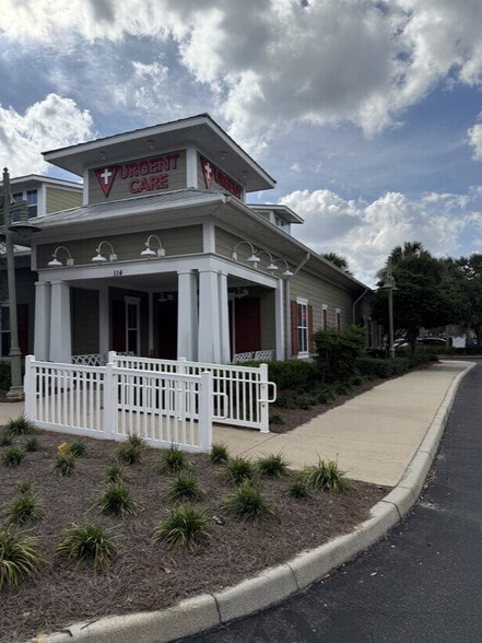 More Photos Of 910 Old Camp Rd, The Villages Medical For Sale