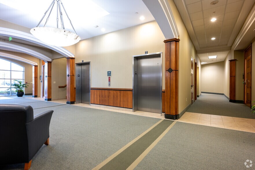 More Photos Of 3980 Premier Dr, High Point Coworking Space