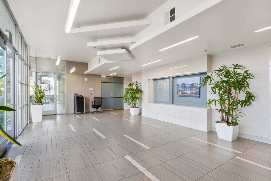 More Photos Of 1701 W Charleston Blvd, Las Vegas Medical For Lease