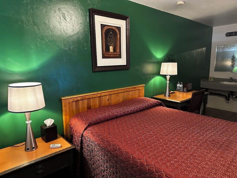 More Photos Of 1555 Aultman St, Ely Hotel For Sale