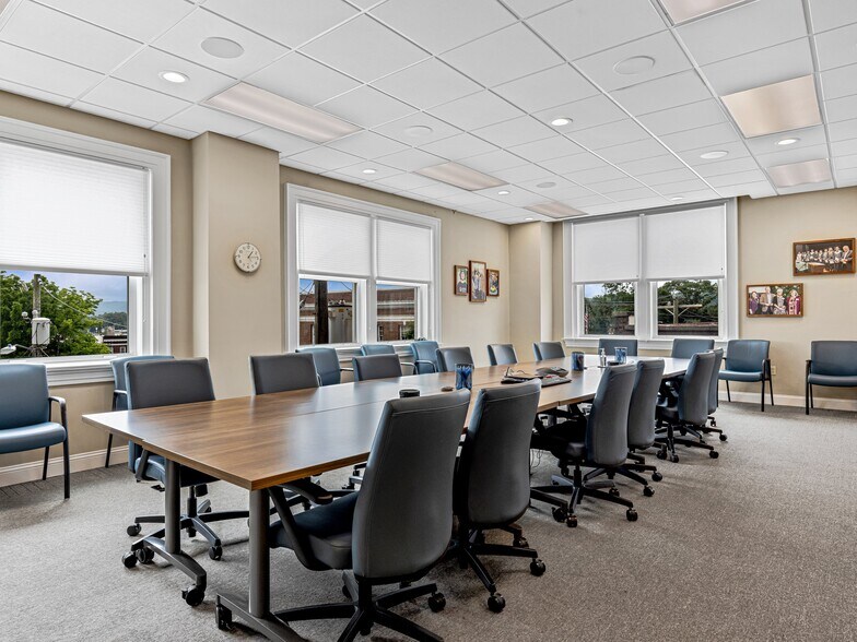 More Photos Of 401 N Main St, Hendersonville Storefront Retail Office For Sale