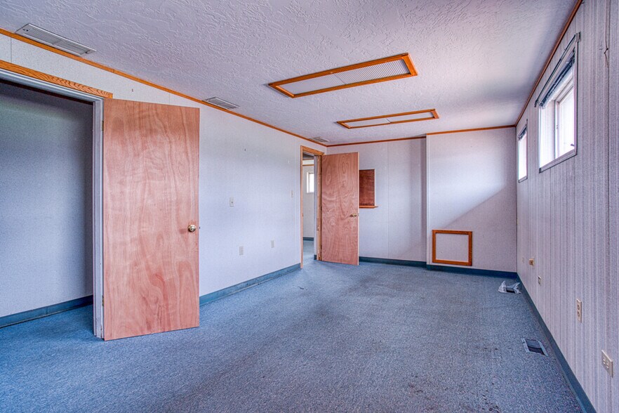 More Photos Of 101 N 6th St, Kingfisher Office For Sale