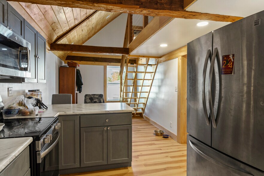 More Photos Of 64 Main St, Richmond Restaurant For Sale