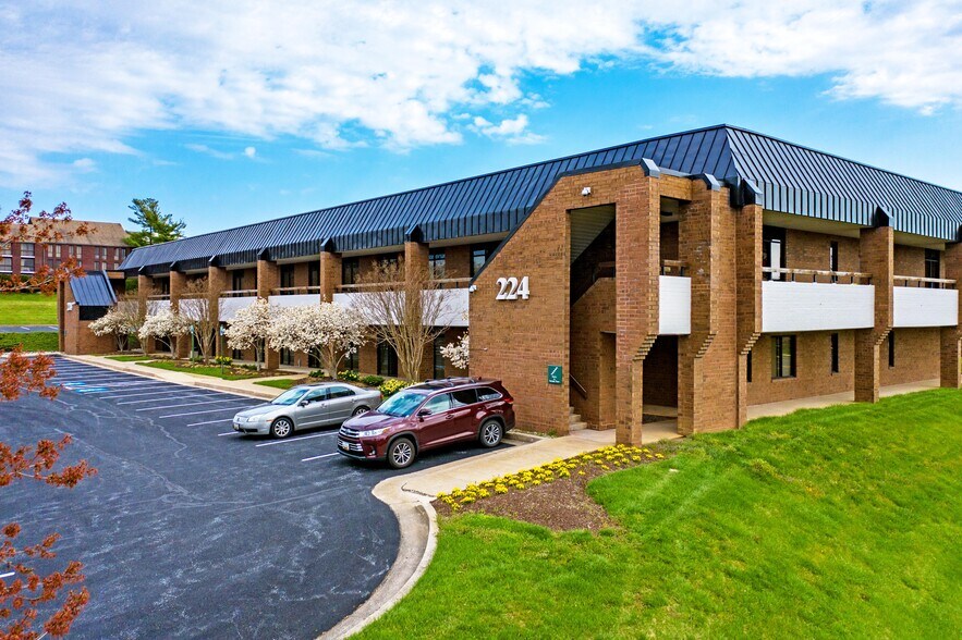 More Photos Of 224 Schilling Cir, Hunt Valley Flex For Lease