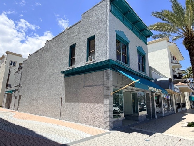More Photos Of 136 S Beach St, Daytona Beach Restaurant For Lease