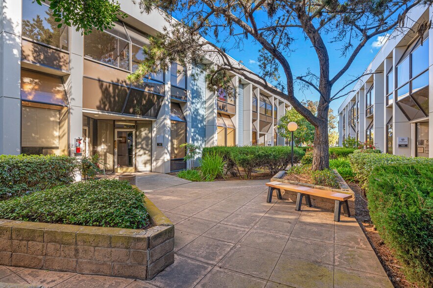 More Photos Of 4540 Kearny Villa Rd, San Diego Office For Sale