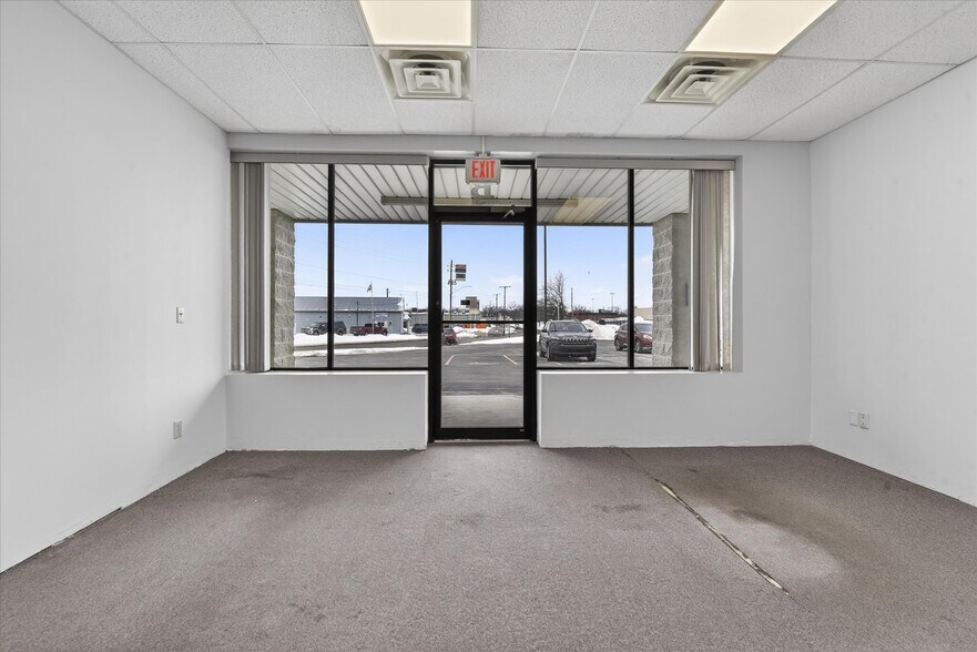 More Photos Of 1100 Croy Dr, Findlay Storefront Retail Office For Lease