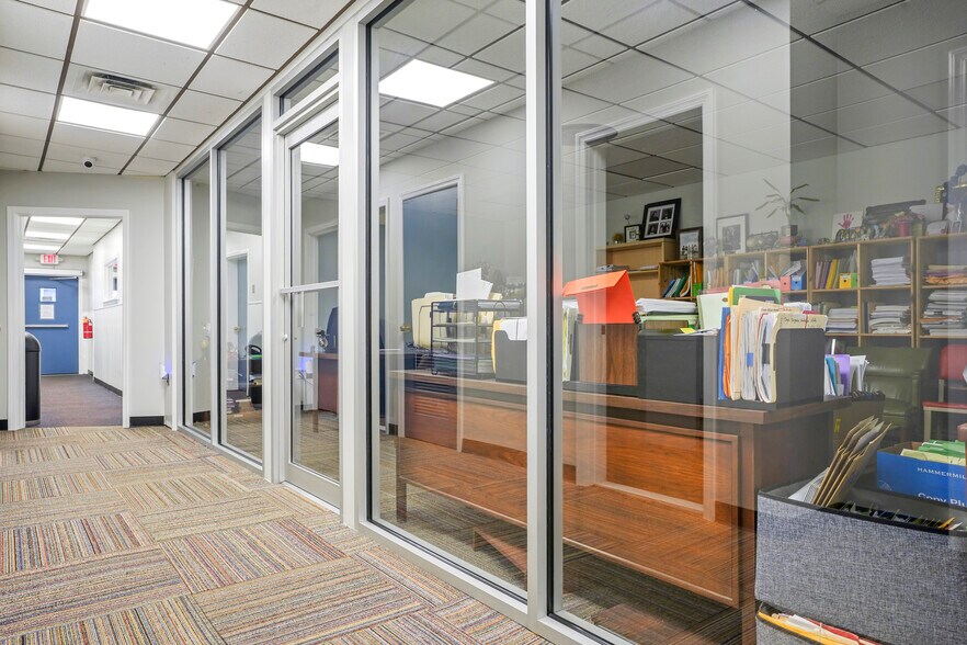 More Photos Of 283 N Broad St, Elizabeth Freestanding For Lease