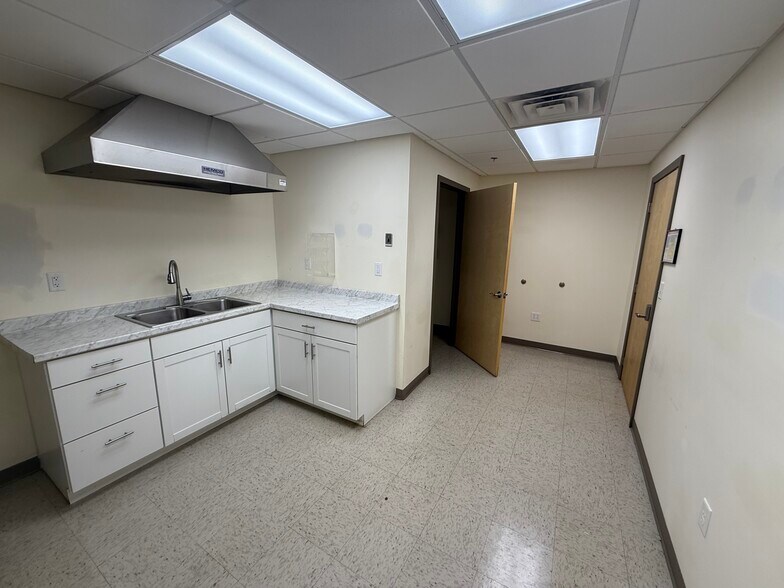 More Photos Of 651 S Center Ave, Somerset Medical For Sale