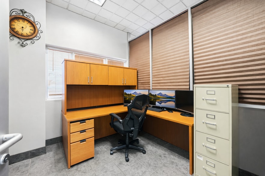 More Photos Of 2214 W Elk Ave, Elizabethton Auto Dealership For Sale