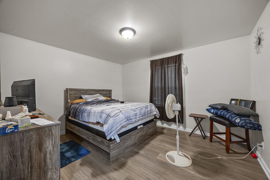 More Photos Of 2501 Vanstory St, Greensboro Apartments For Sale