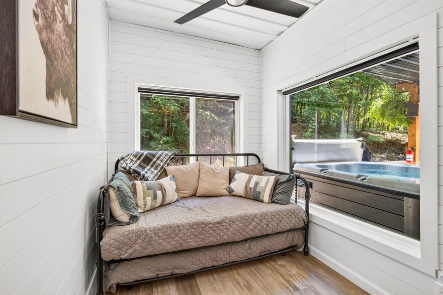 More Photos Of 21360 State Route 327, Laurelville Specialty For Sale