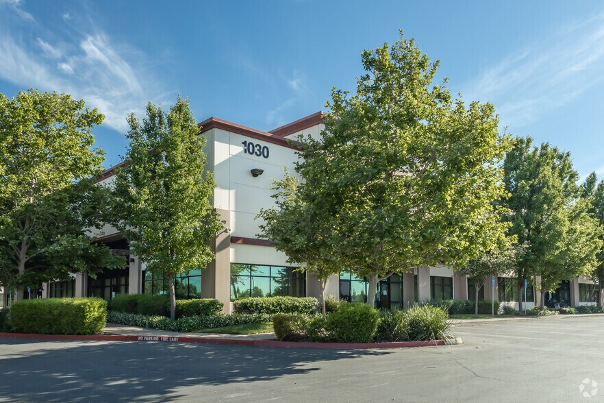 More Photos Of 1030 Riverside Pky, West Sacramento Research And Development For Lease