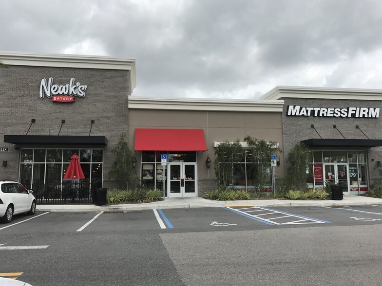 More Photos Of 1440 N Alafaya Trl, Orlando Freestanding For Lease