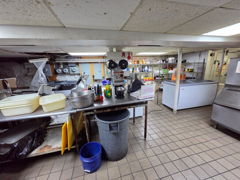 More Photos Of 33-09 Broadway, Astoria Storefront Retail Residential For Lease