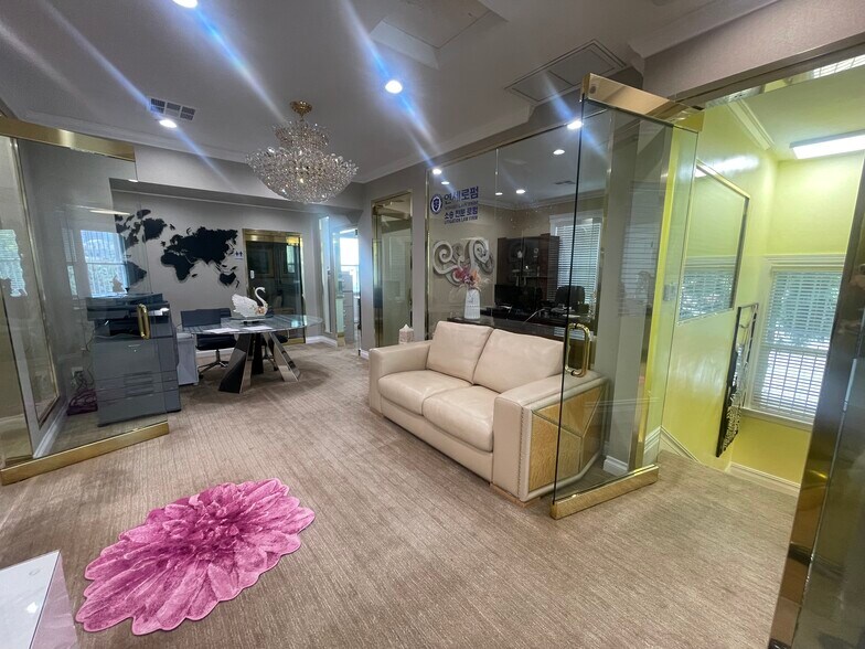 More Photos Of 1021 S Union Ave, Los Angeles Office Residential For Lease