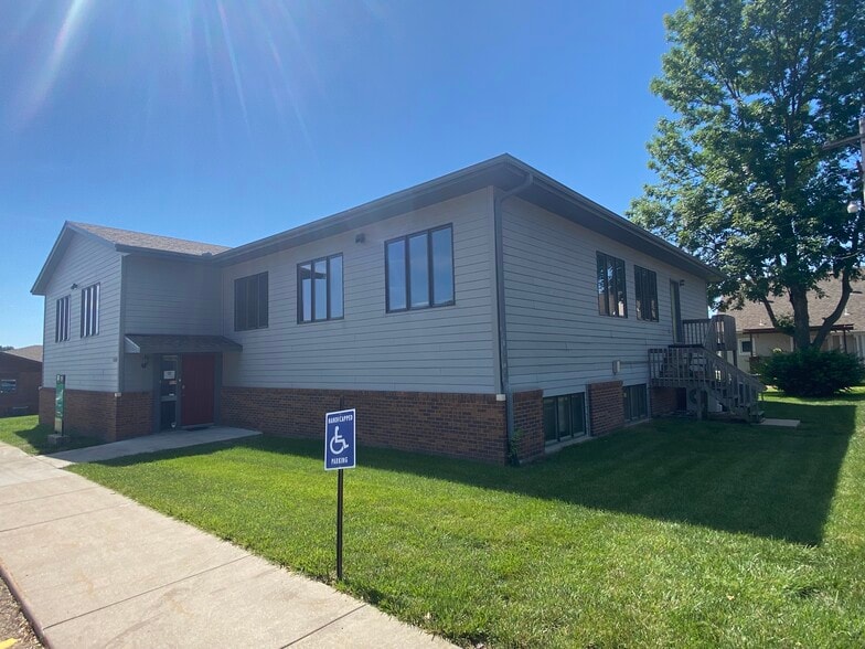 More Photos Of 2953 SW Wanamaker Dr, Topeka Office For Lease