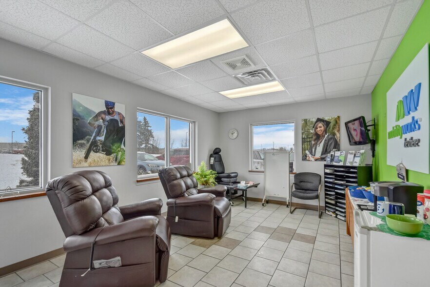 More Photos Of 844 Ontario Rd, Green Bay Showroom For Sale