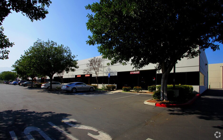 More Photos Of 1151-1159 Pomona Rd, Corona Warehouse For Lease