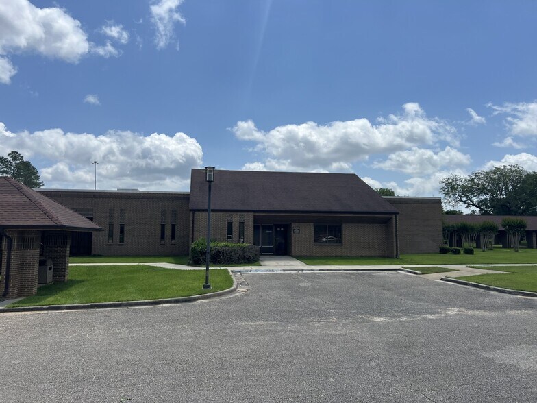 More Photos Of 120 Woodlands Blvd, Thomasville Office For Lease