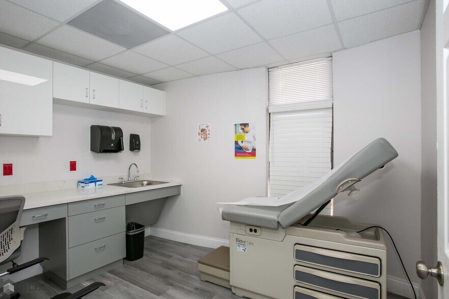 More Photos Of 1500 N University Dr, Coral Springs Medical For Sale